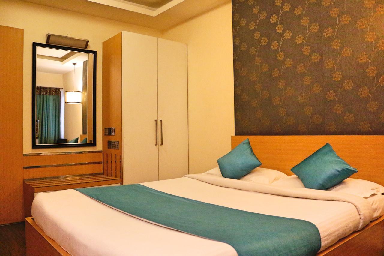 The Club Hotell Bangalore Eksteriør bilde