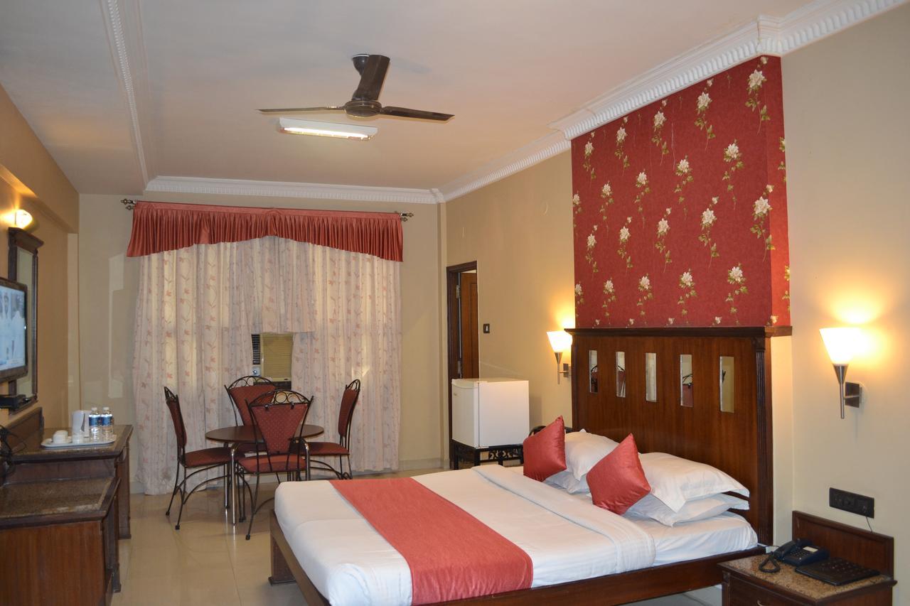 The Club Hotell Bangalore Eksteriør bilde