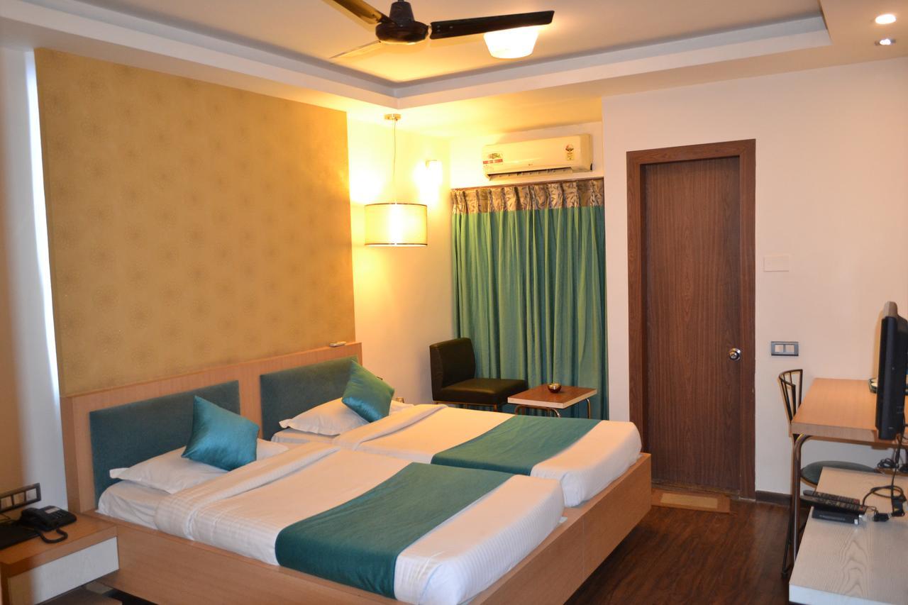 The Club Hotell Bangalore Eksteriør bilde