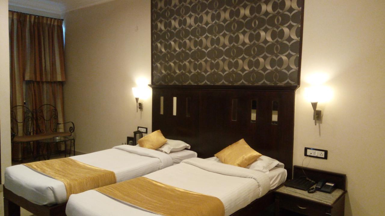 The Club Hotell Bangalore Eksteriør bilde