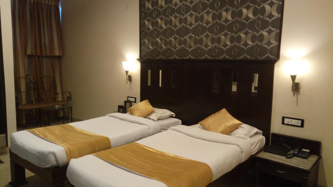 The Club Hotell Bangalore Eksteriør bilde
